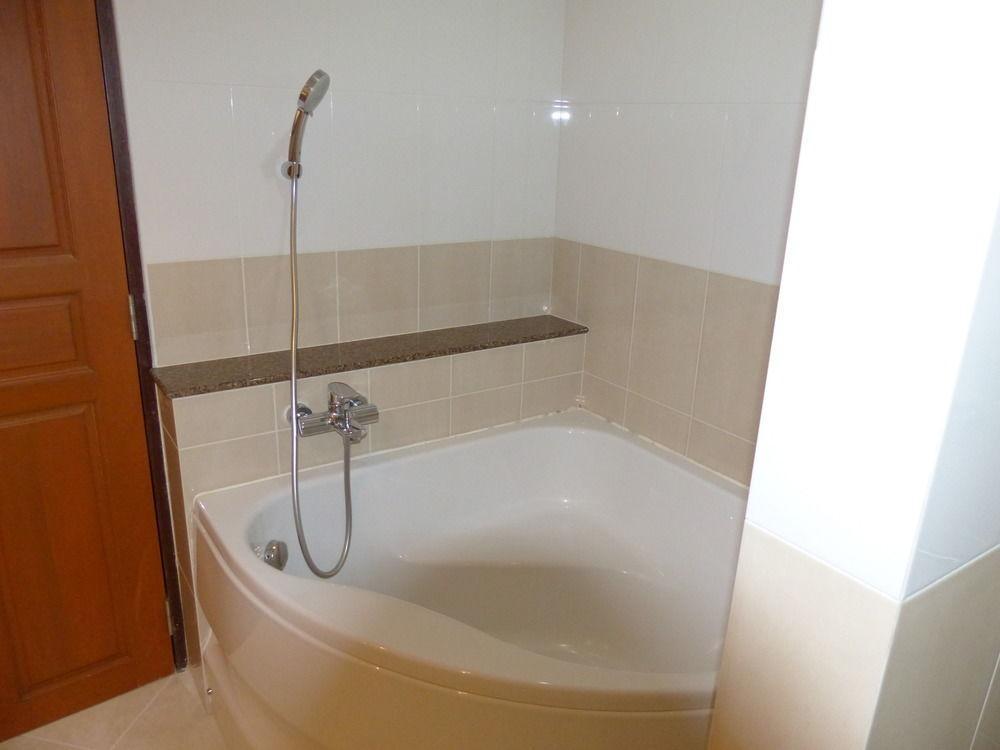 Emerald Palace Aparthotel Pattaya Luaran gambar