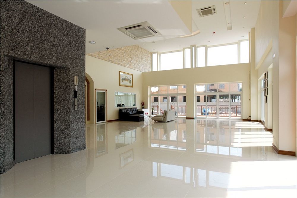 Emerald Palace Aparthotel Pattaya Luaran gambar